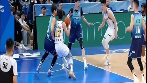 “曼联三连败，B费红牌告别赛场”